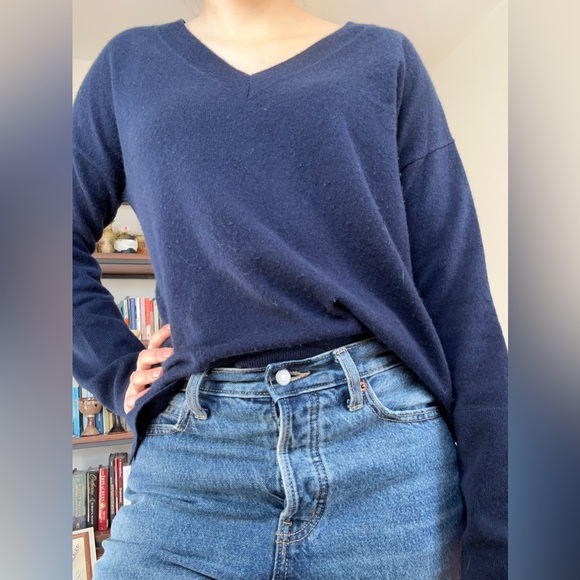 Hôtel Particulier Four Seasons Paris 100% Cashmere Sweater V-Neck, W Sz L - Picture 3 of 5